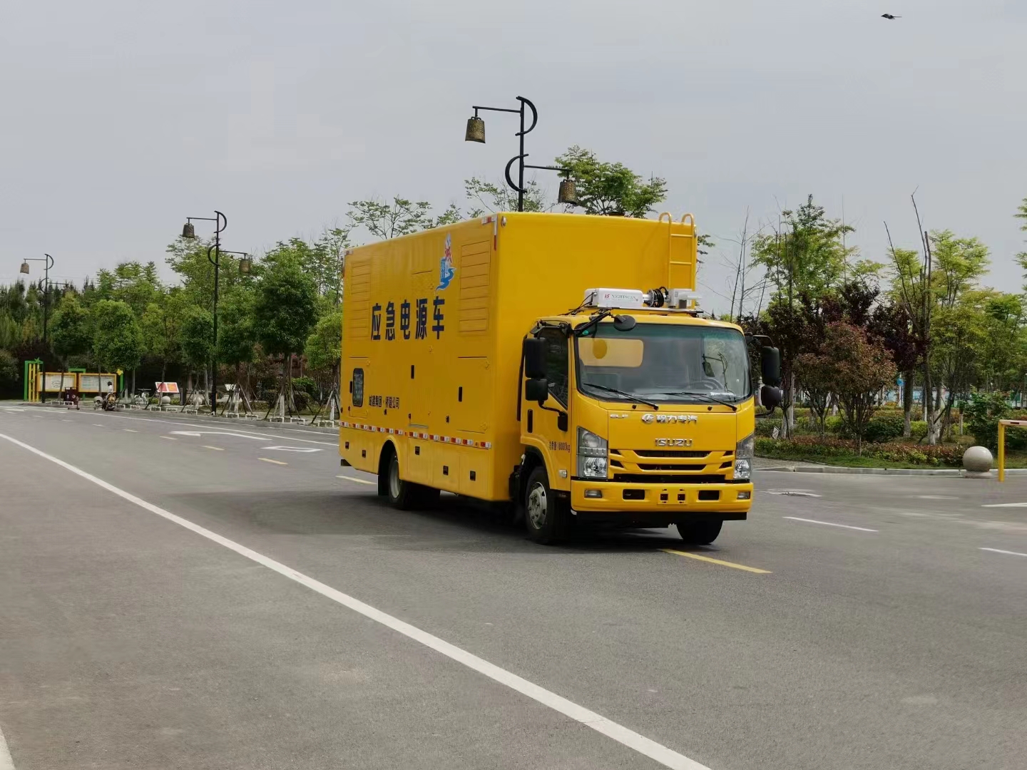 五十鈴3.8m軸距電源車120KW