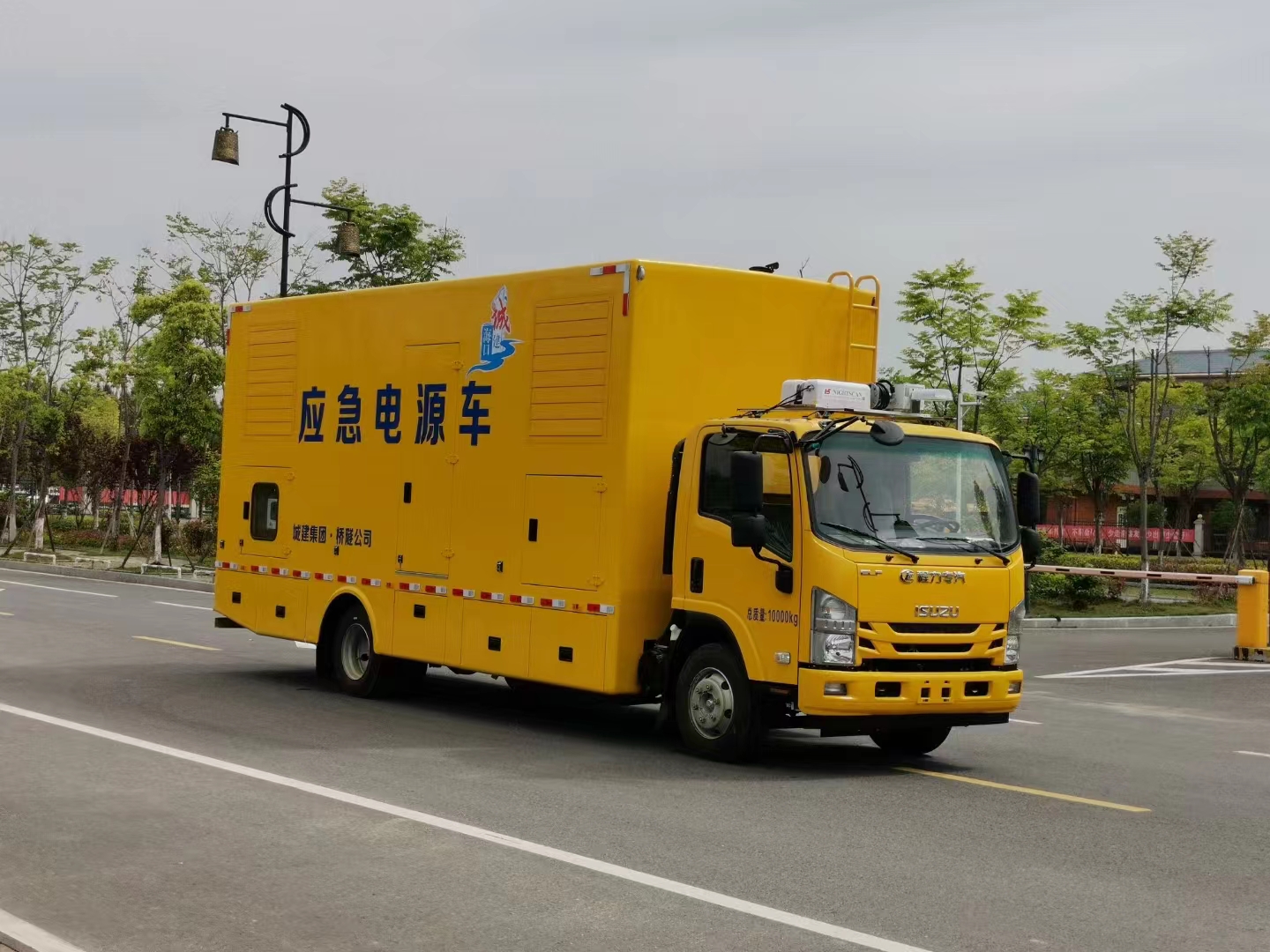 五十鈴3.8m軸距電源車120KW