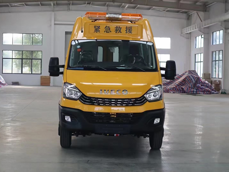 依維柯9-11座救險(xiǎn)車